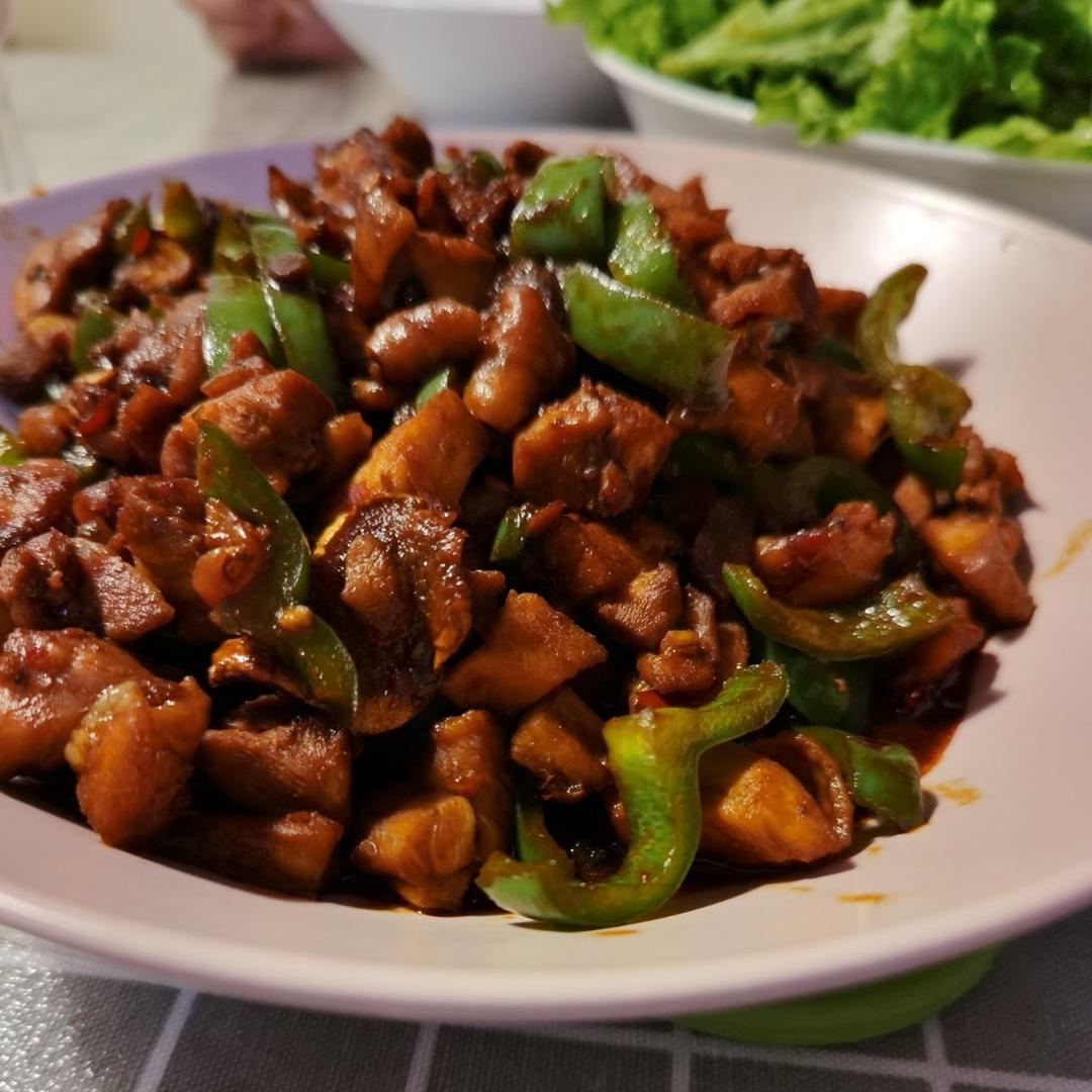 不加一滴水好吃到爆的干炒鸡腿肉
