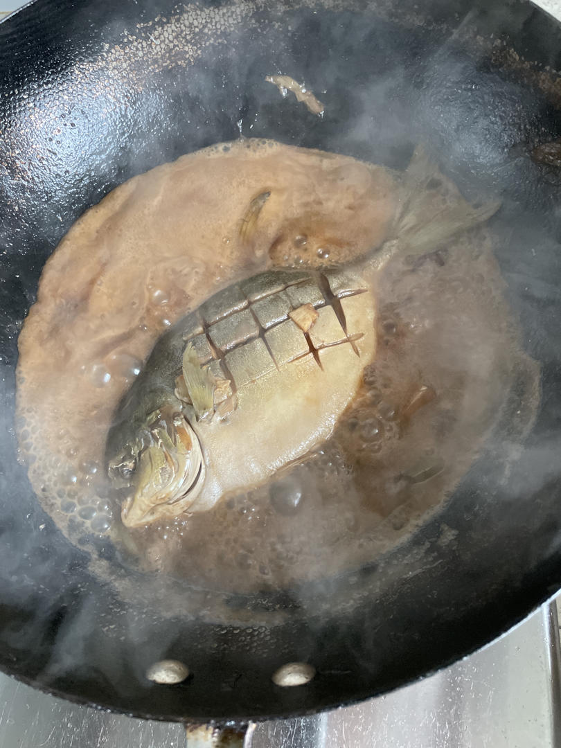 炖鲳鱼（超简单）（超鲜嫩）
