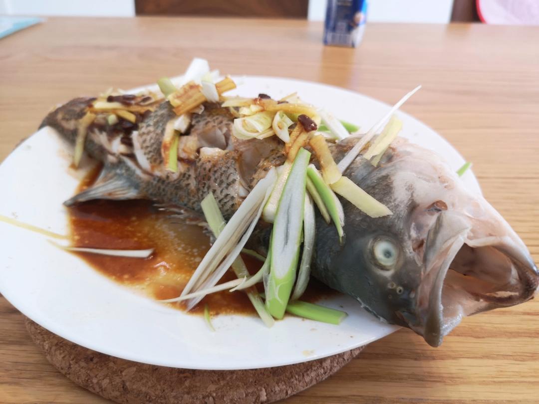 清蒸鲈鱼