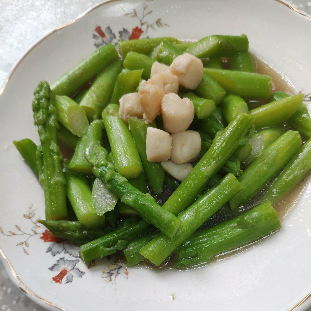 芦笋炒鲜贝