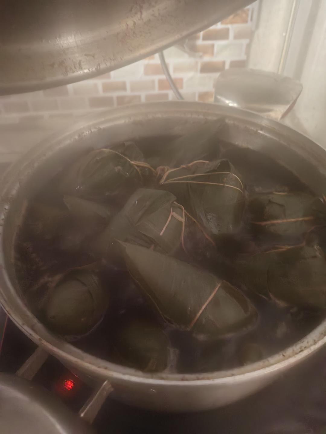 一口气吃到饱的蛋黄肉粽