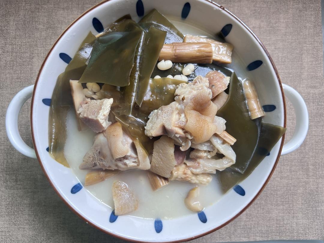 腊猪蹄炖海带