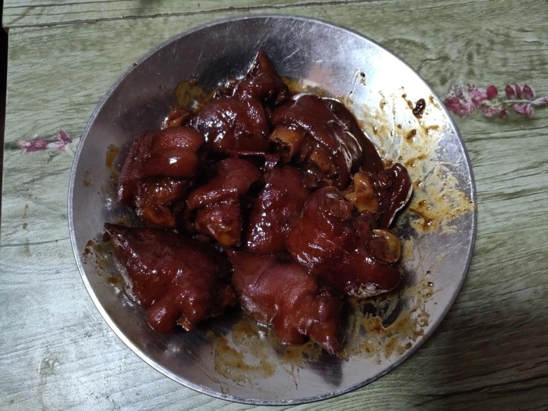 美味的家常菜：红烧猪蹄