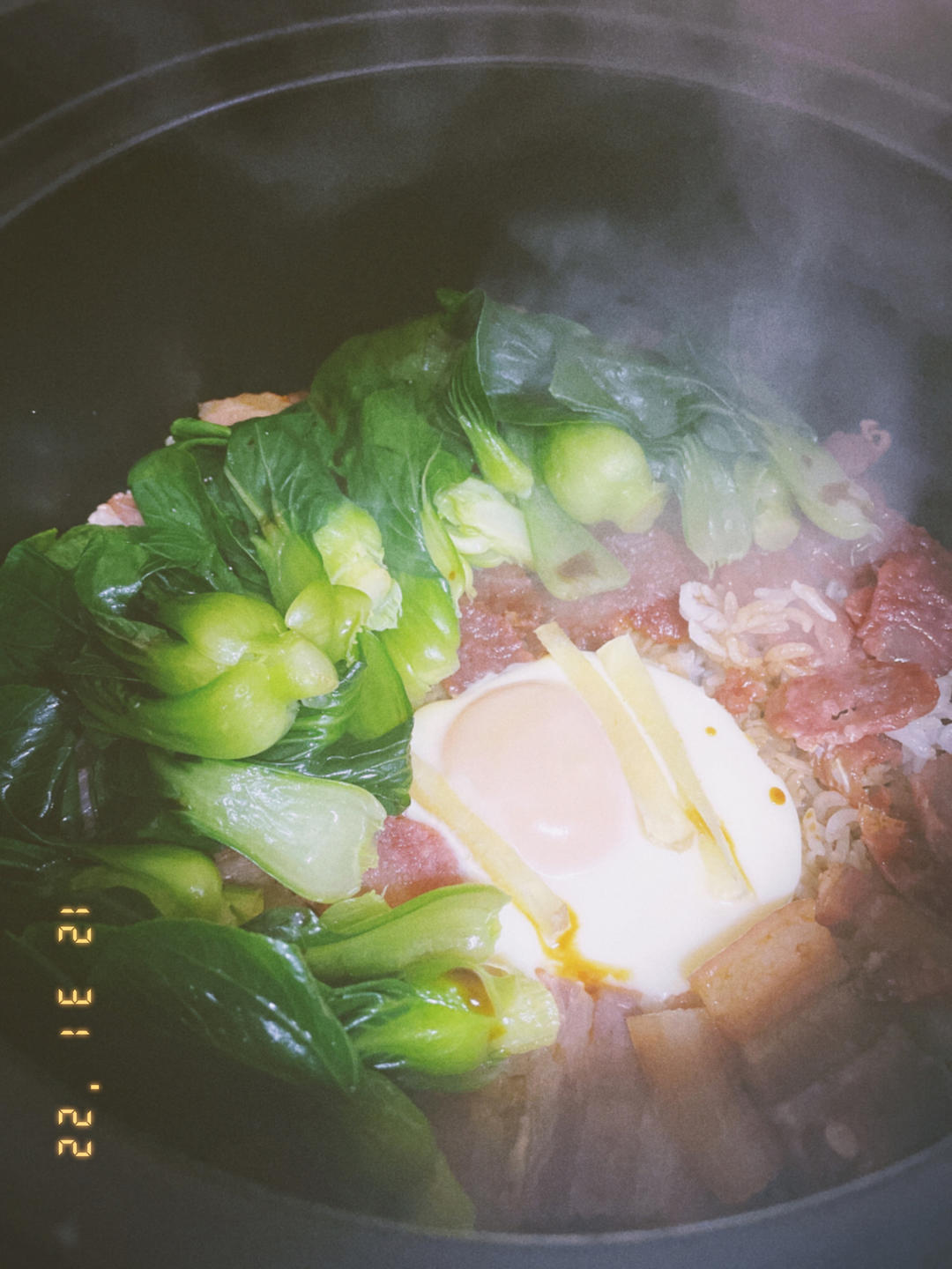 保姆级的「腊味煲仔饭2.0」加强版来了，地道老广味～