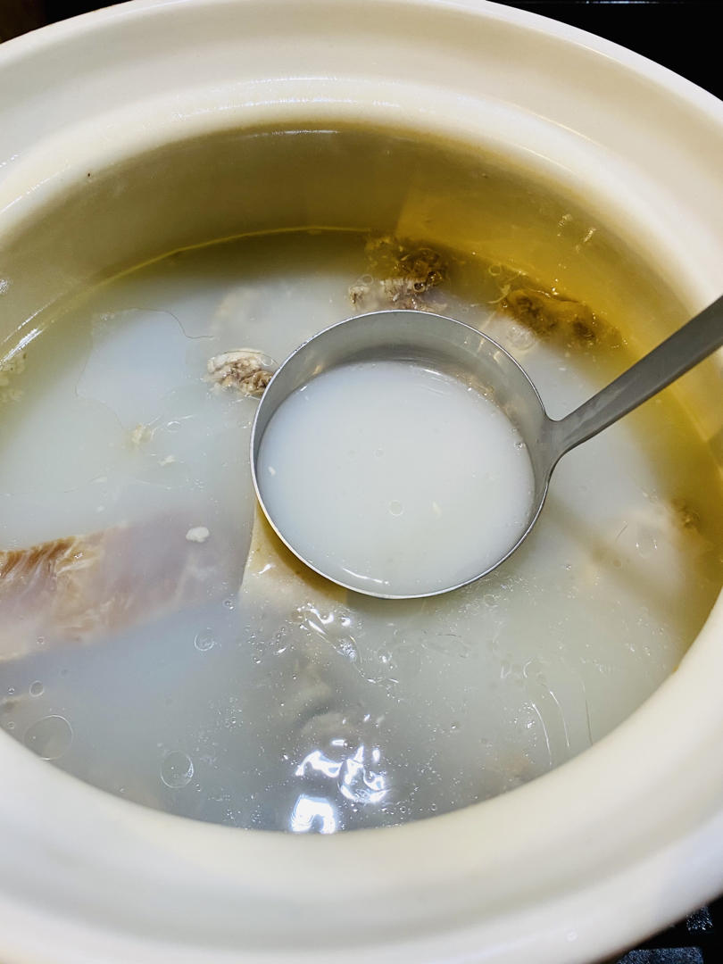 如何熬出乳白色高汤