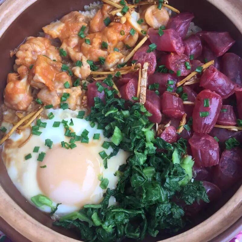 广式腊味煲仔饭