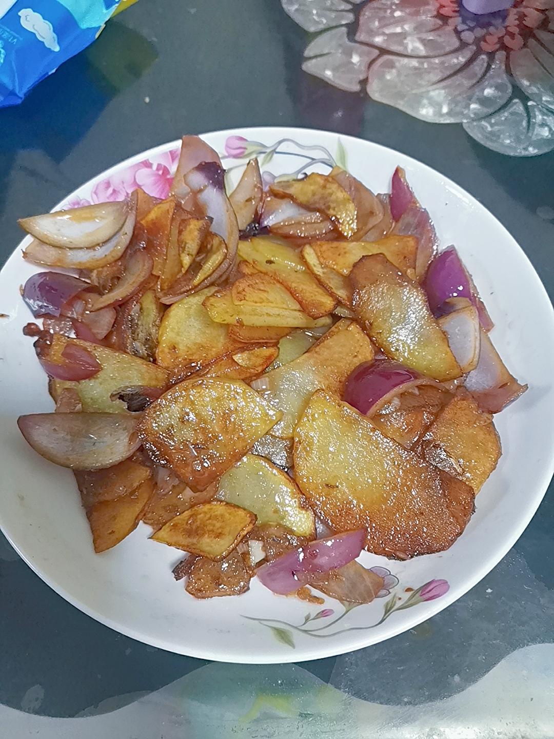 孜然洋葱炒土豆