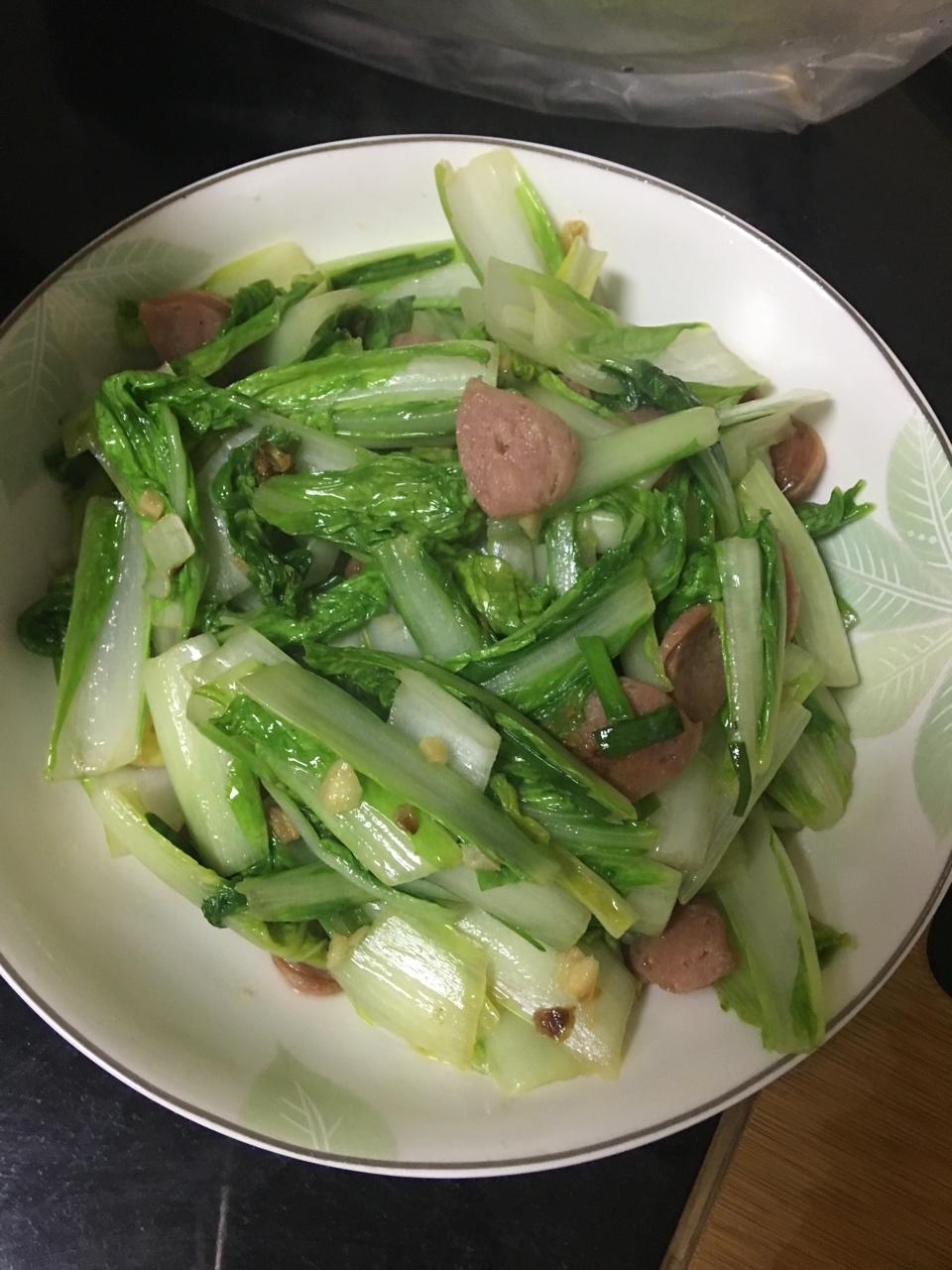 香肠炒小白菜