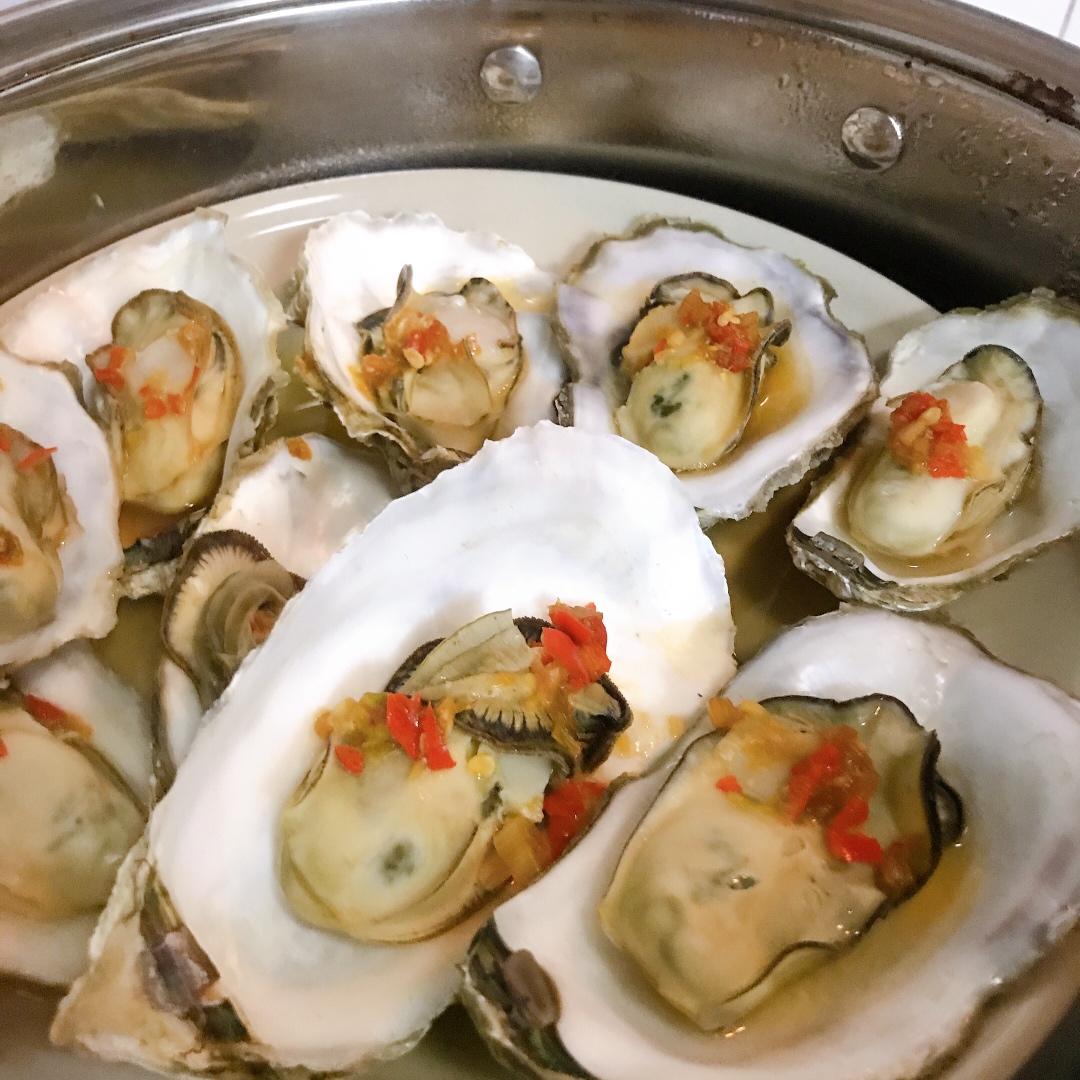 有个锅就能在家做的蒜蓉生蚝做法