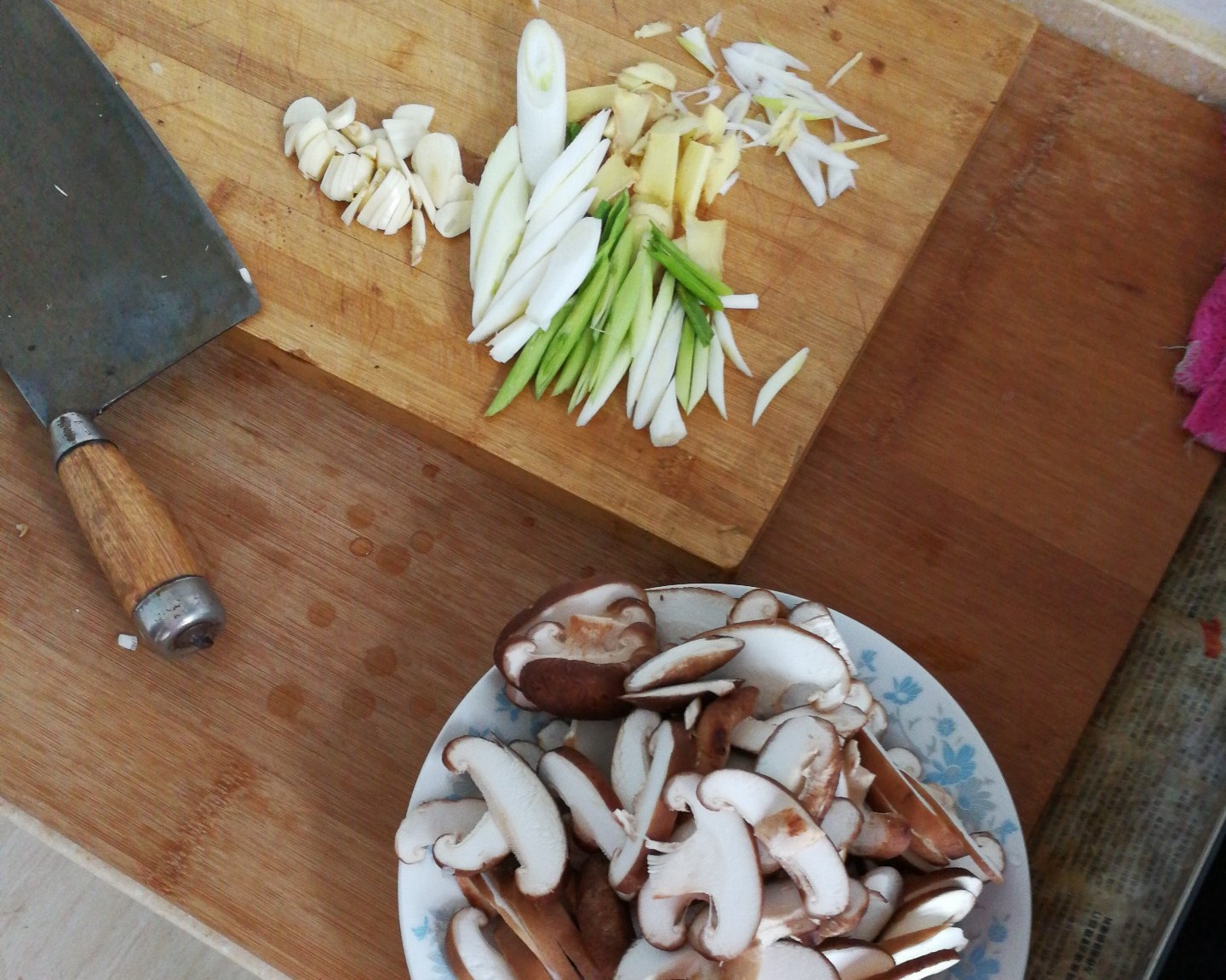 清炒香菇的做法 步骤1