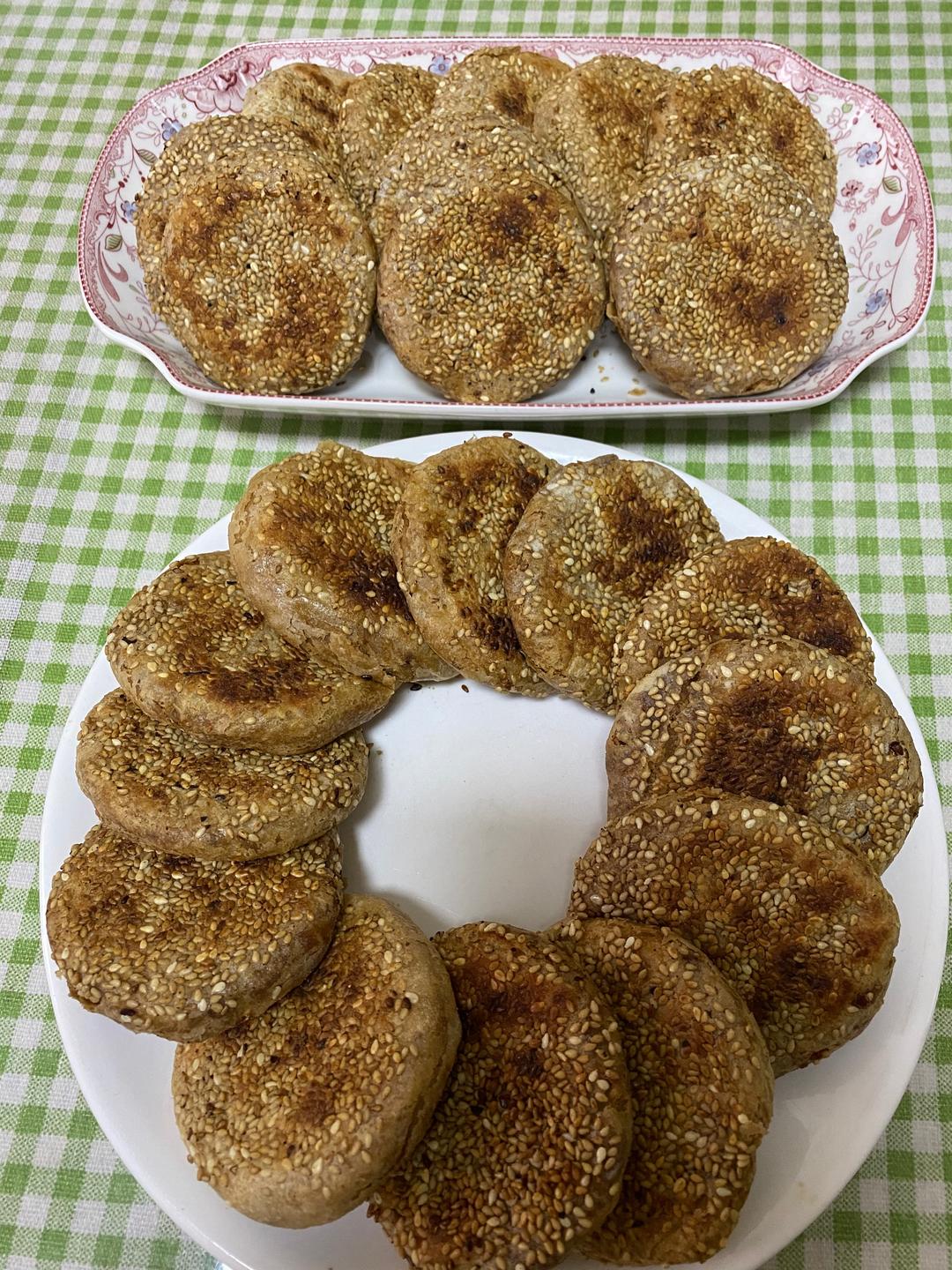 【霞姐麻酱烧饼的做法步骤图,怎么做好吃】燕衔泥爱美食_下厨房