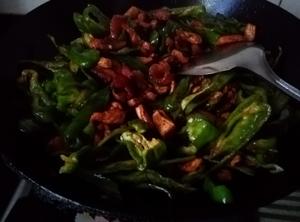 湖南青椒炒肉的做法 步骤6