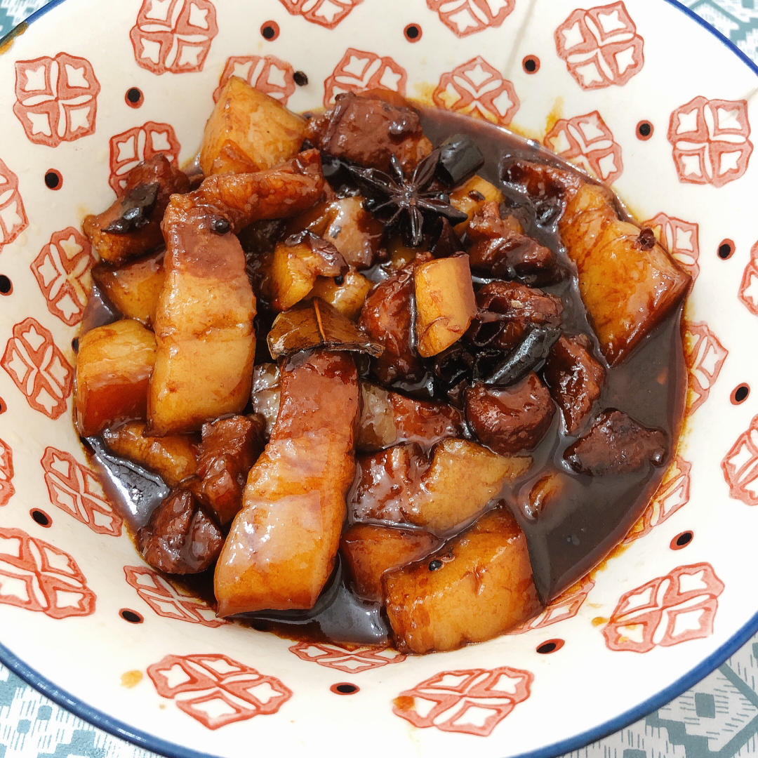 吃着碗里望着锅里的红烧肉