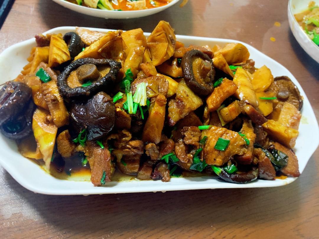 小野笋香菇焖肉
