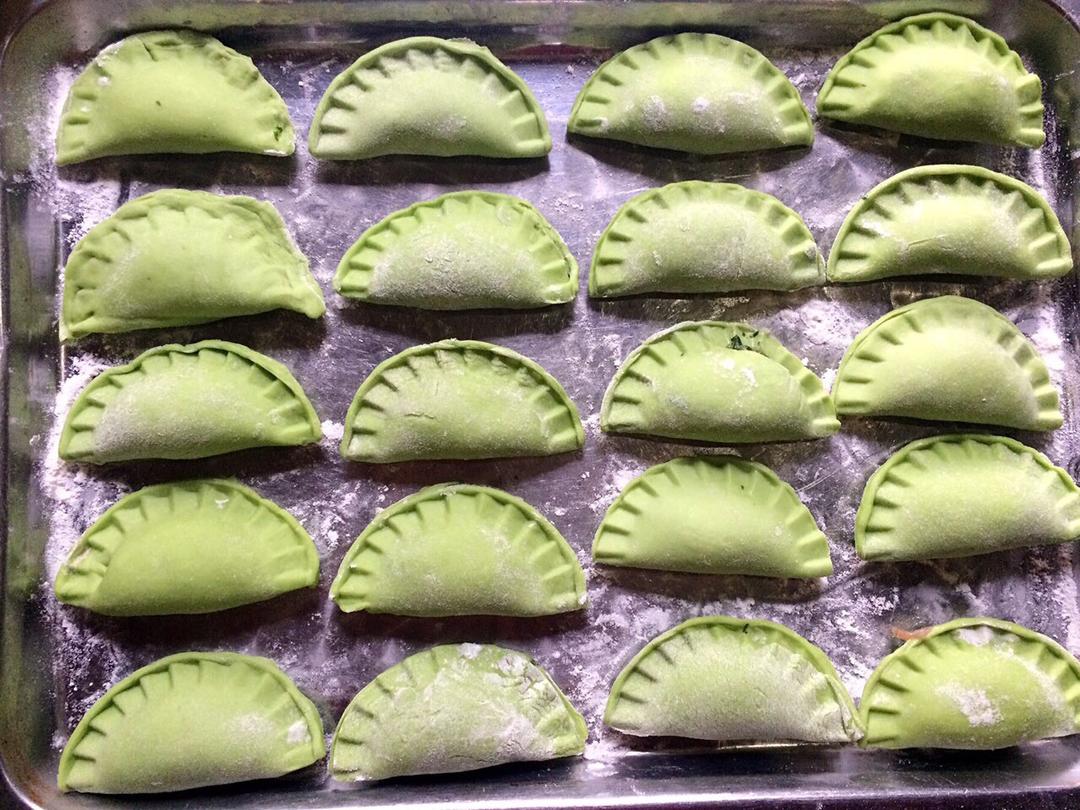彩色饺子（蔬菜汁）