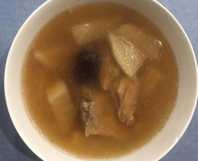 冬日暖身汤---猪骨萝卜汤的做法