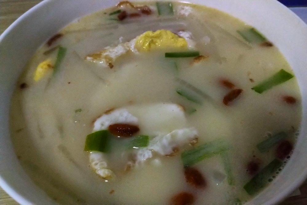 适合宝宝秋天喝的汤·煎蛋白萝卜汤