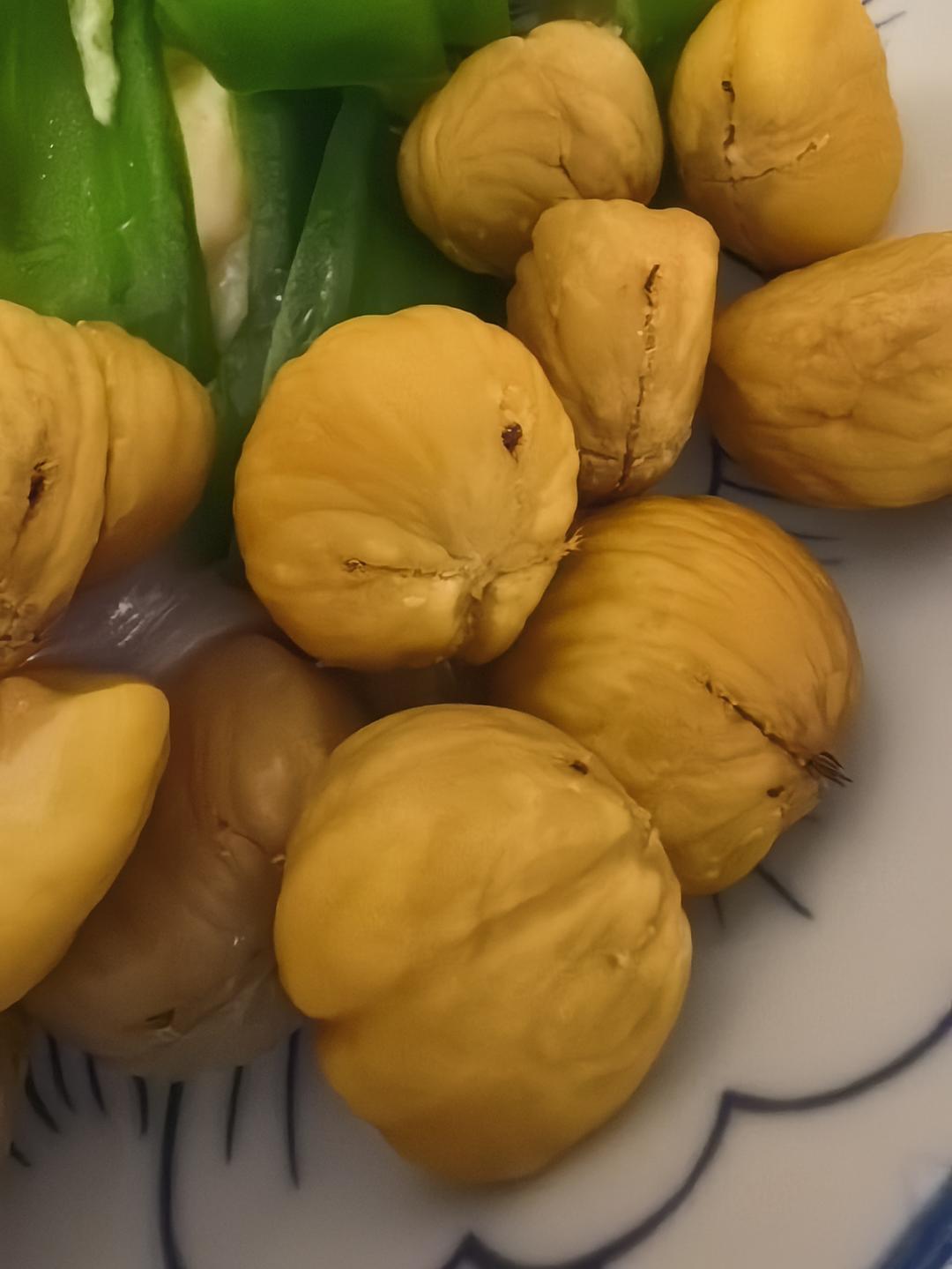 生板栗剥皮小技巧，各个光溜又完整！
