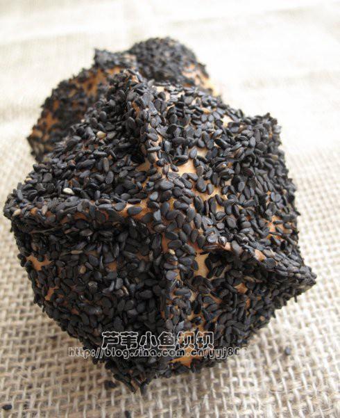 红豆沙黑绣球面包的做法
