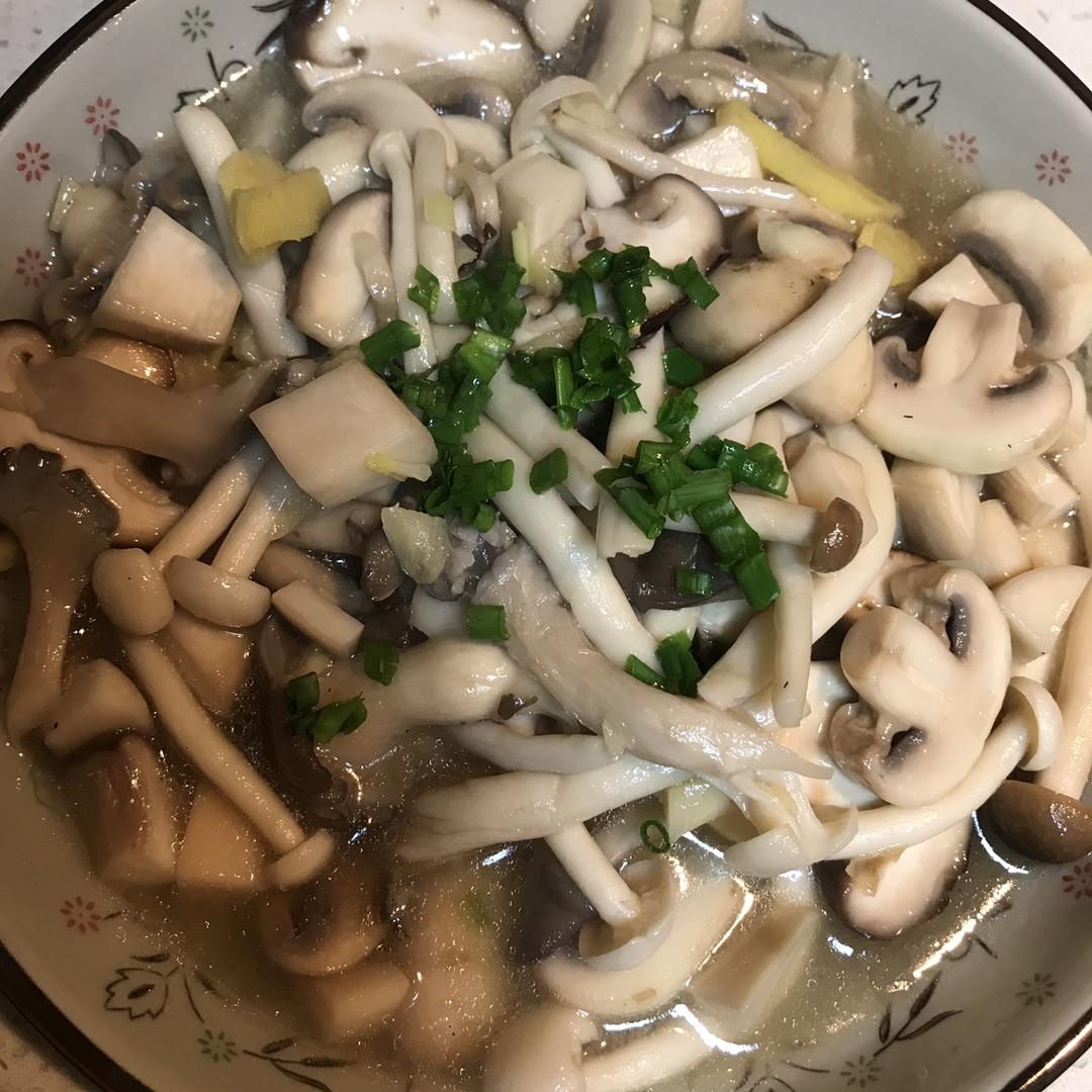 鲜香美味的炒杂菇