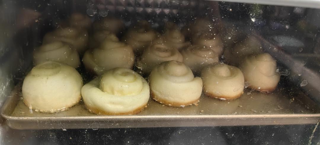 脆底蜂蜜小面包