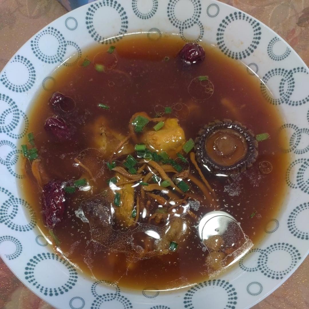 虫草花母鸡汤