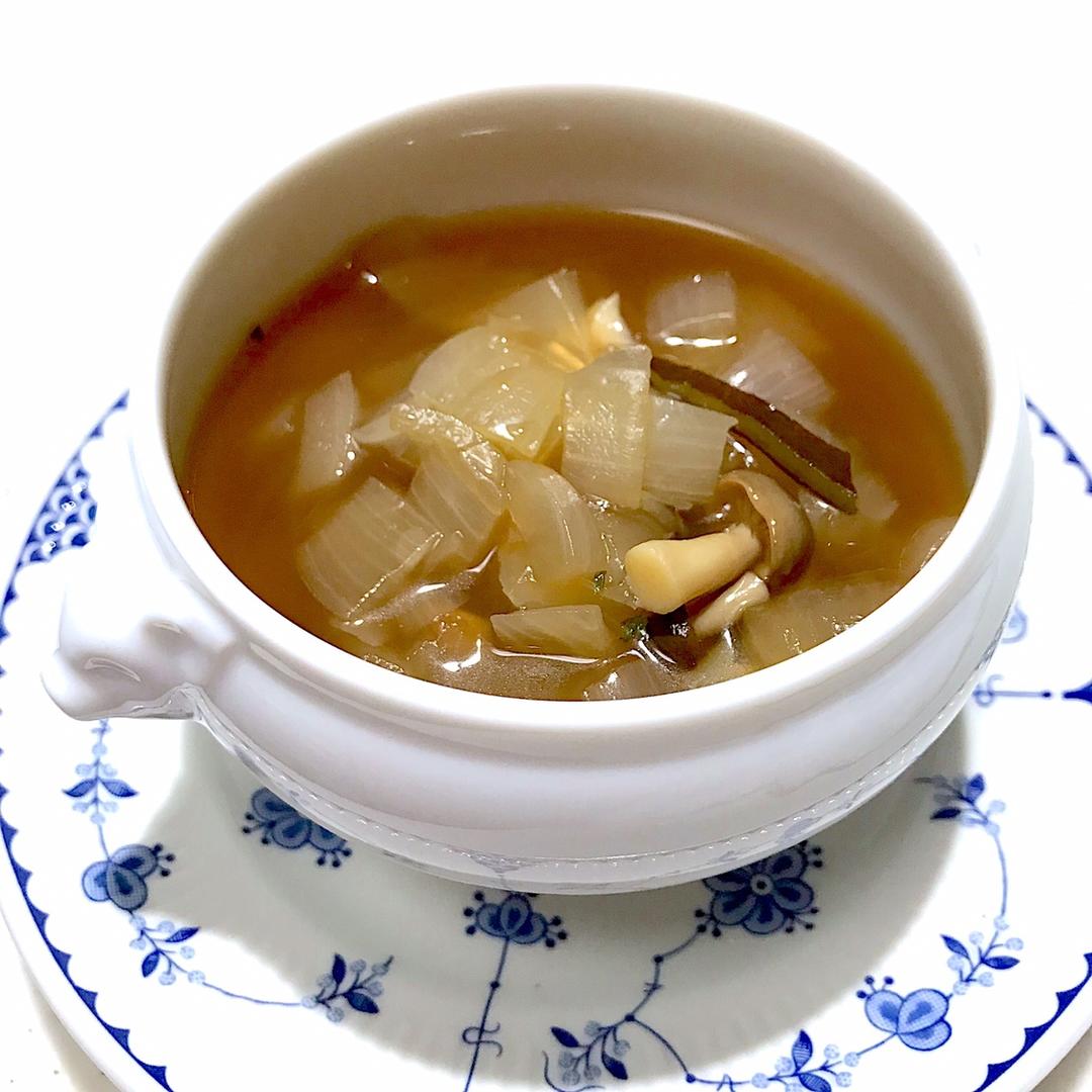 窪田先生的洋葱汤的做法