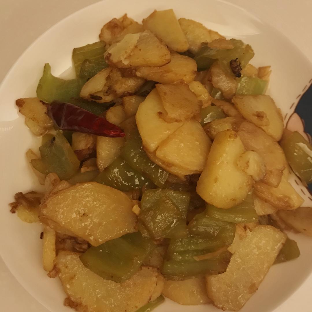 青椒番茄土豆片