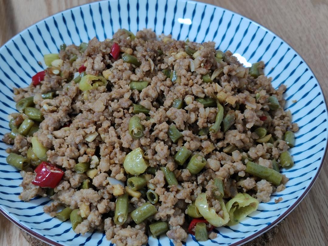 厨师长教你：“酸豆角炒肉末”的家常做法，简单易学，下饭一绝
