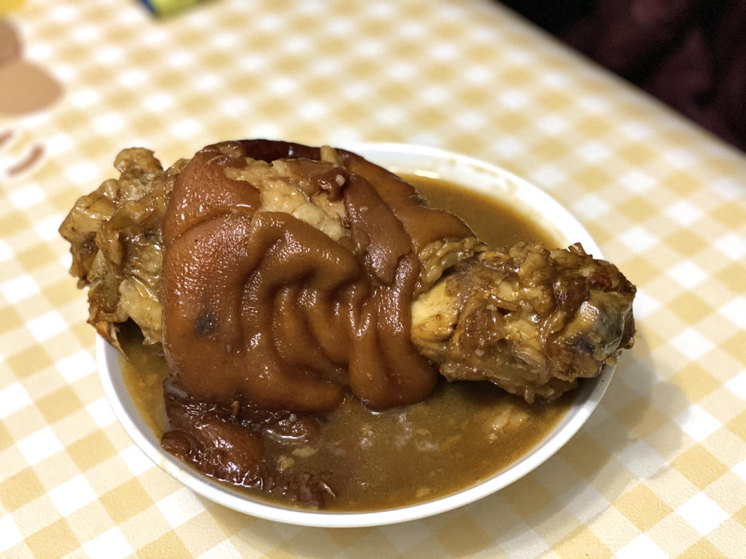 【红烧肘子】（家庭版卤蹄膀）