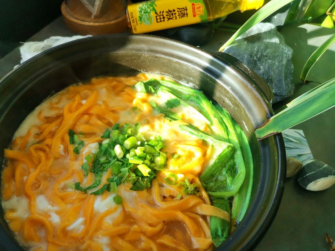 一人食：藤椒砂锅南瓜面的做法