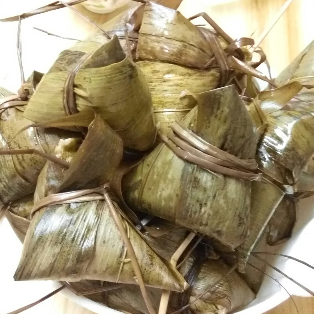 包粽子不捆线方法大揭秘（图文版）