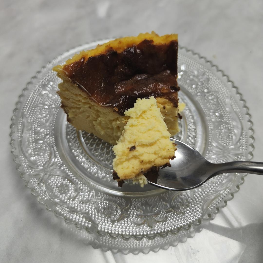 柠檬巴斯克芝士蛋糕    Basque cheesecake