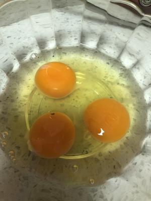 4月菜花椒芽炒鸡蛋的做法 步骤3
