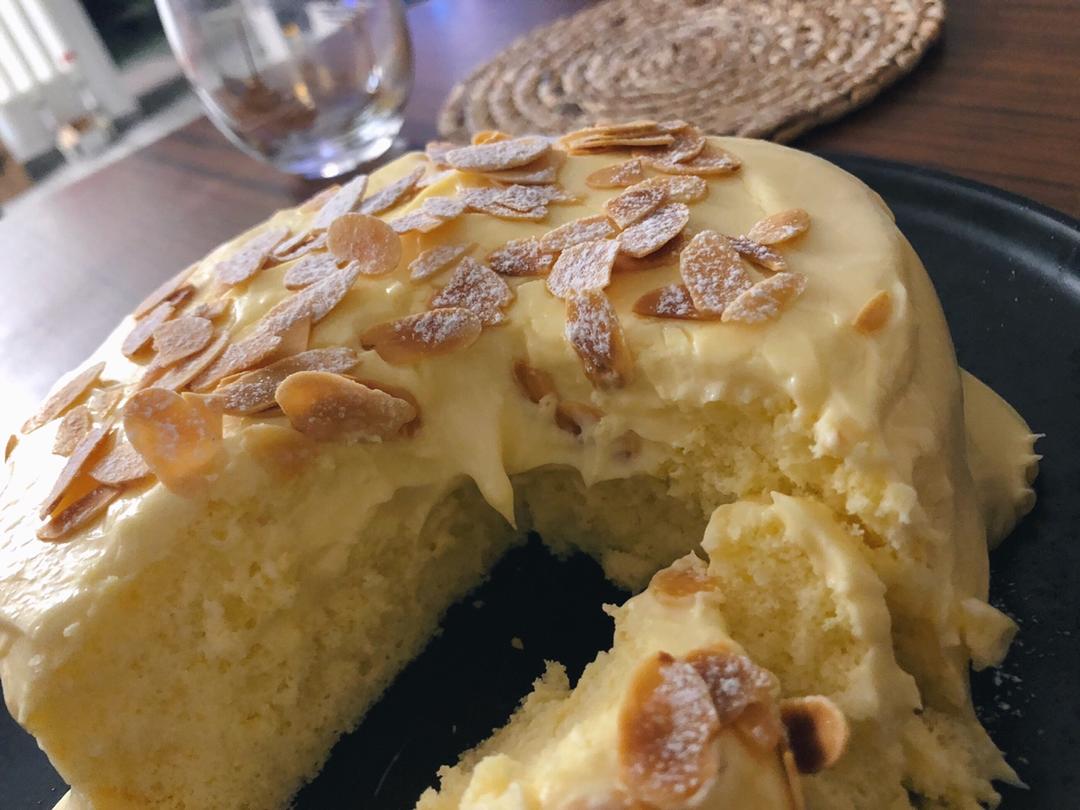 海盐奶盖爆浆蛋糕和爆浆纸杯蛋糕