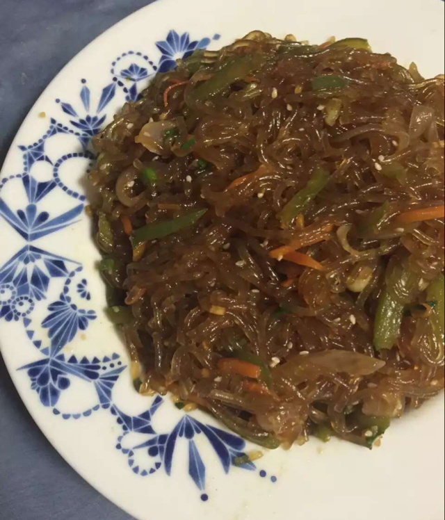 快手红薯粉丝炒杂菜——韩式拌饭的另一种topping