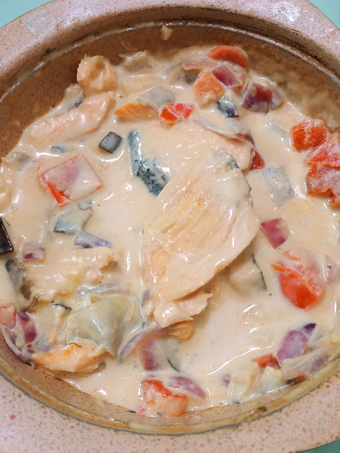 新手都不会翻车的奶油蔬菜三文鱼