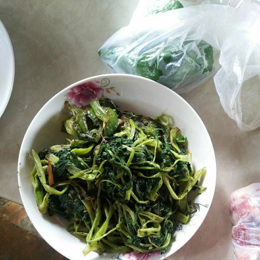 青椒炒竹叶菜