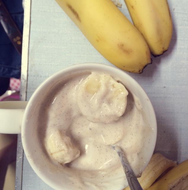 宿舍党超简单又健康的香蕉酸奶的做法