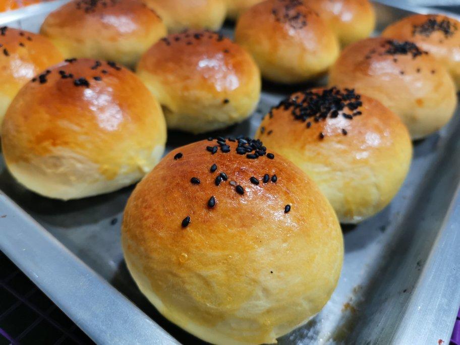 红豆沙花色面包