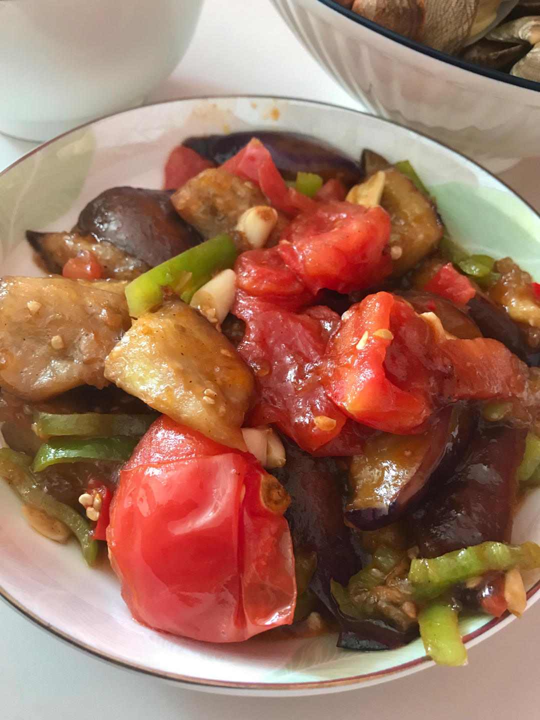 红烧茄子（佐西红柿尖椒）