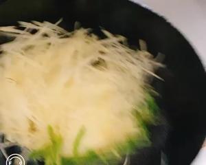 清炒土豆丝的做法 步骤4