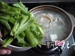 芥菜牛鳅鱼汤的做法 步骤3
