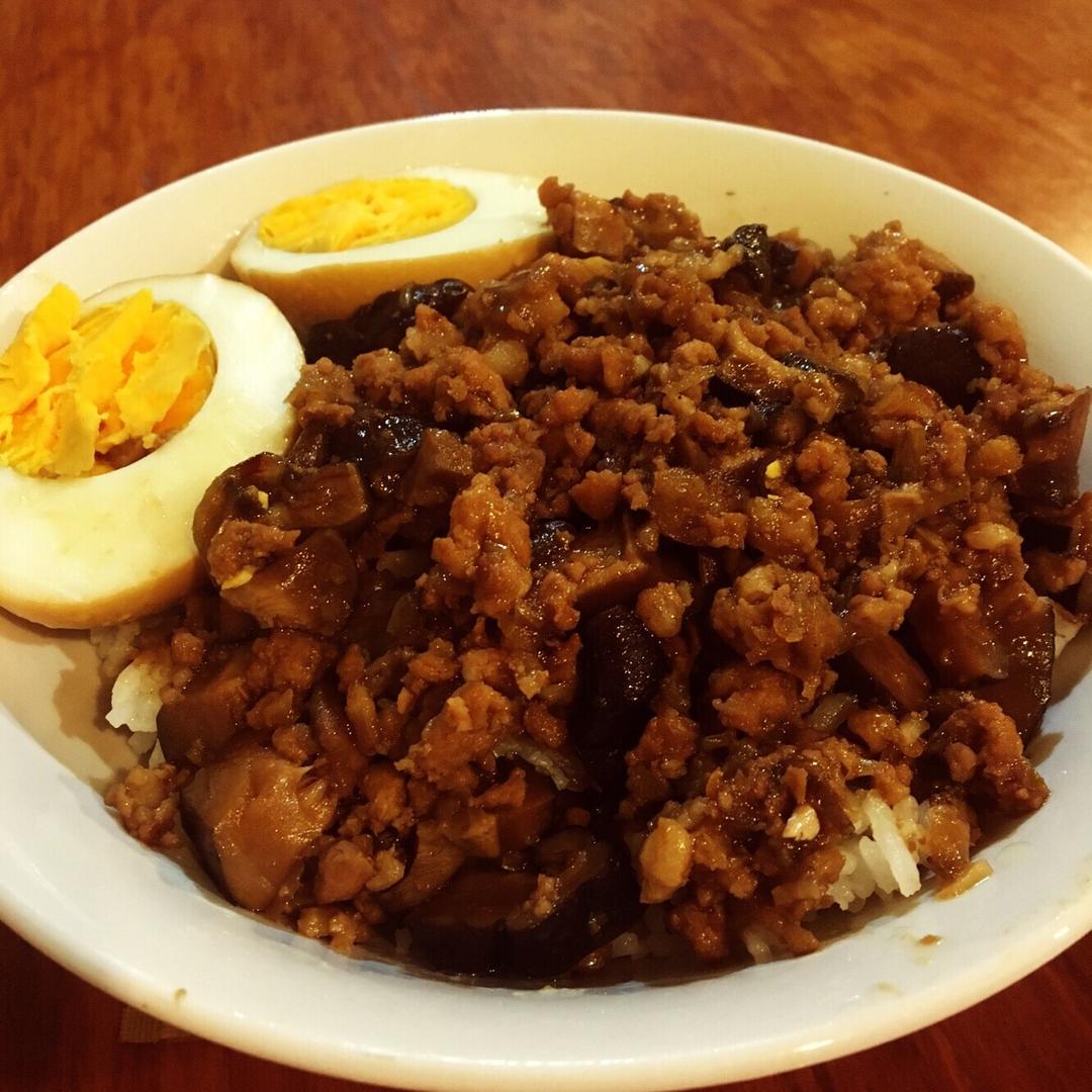 洋葱酥卤肉饭