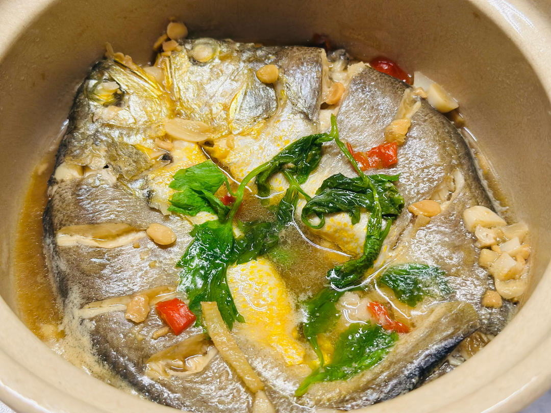 普宁豆酱焖杂鱼