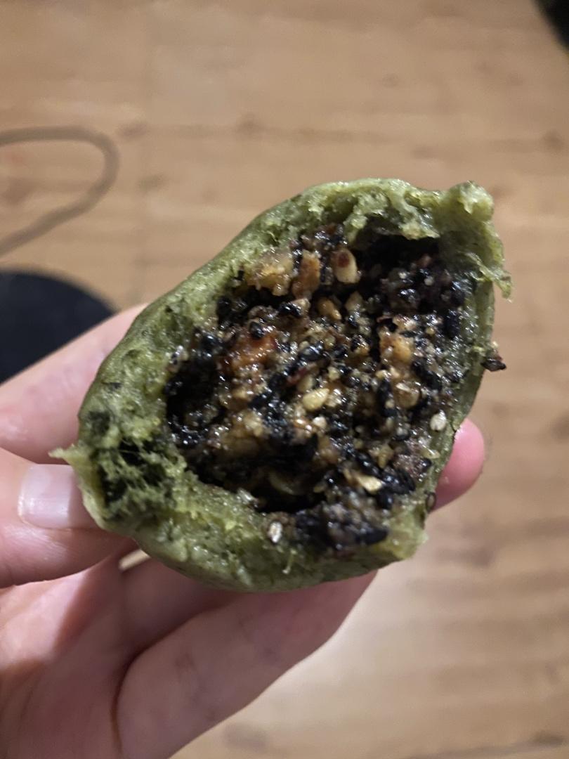 青团——客家艾糍花生芝麻流沙馅