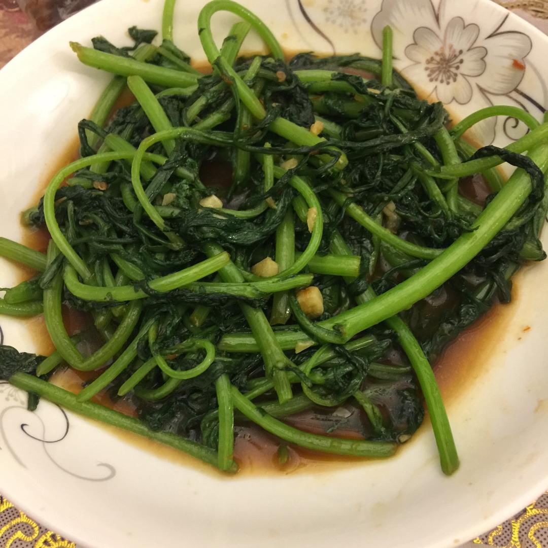 清炒茼蒿