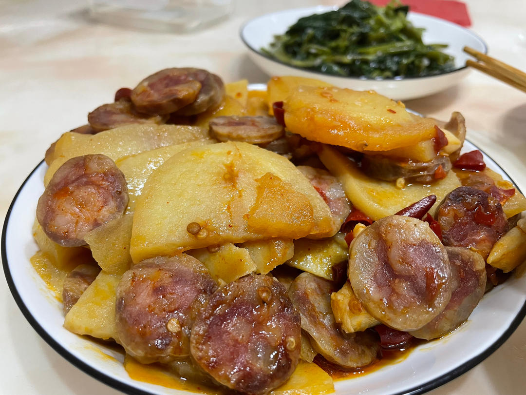 土豆焖腊肠