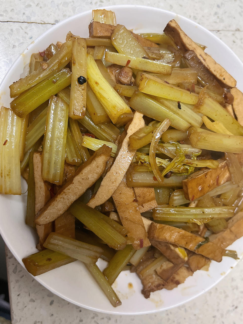芹菜豆干炒肉