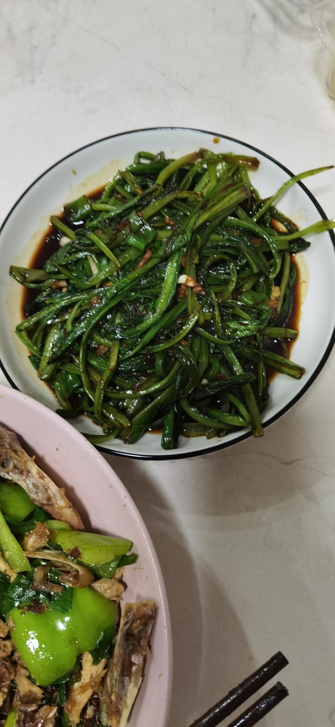 蒜蓉耗油清炒油麦菜，减脂快手菜，宝宝超爱，傻瓜步骤，屡试不爽，好吃且下饭，鲜香爽口！！